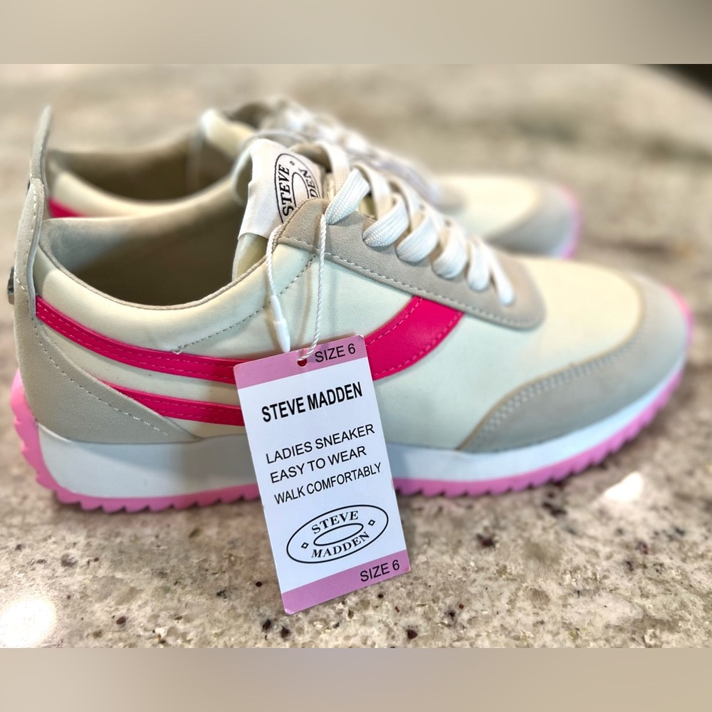 Steve Madden NWT "Denney" Women's Beige and Pink Sneakers